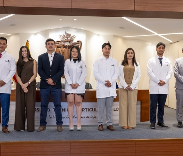 Imposición de mandiles | Carrera de Bioquímica y Farmacia