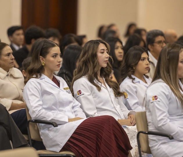 Imposición de mandiles a internos rotativos de la carrera de Nutrición y Dietética – Cohorte mayo 2025 / abril 2026