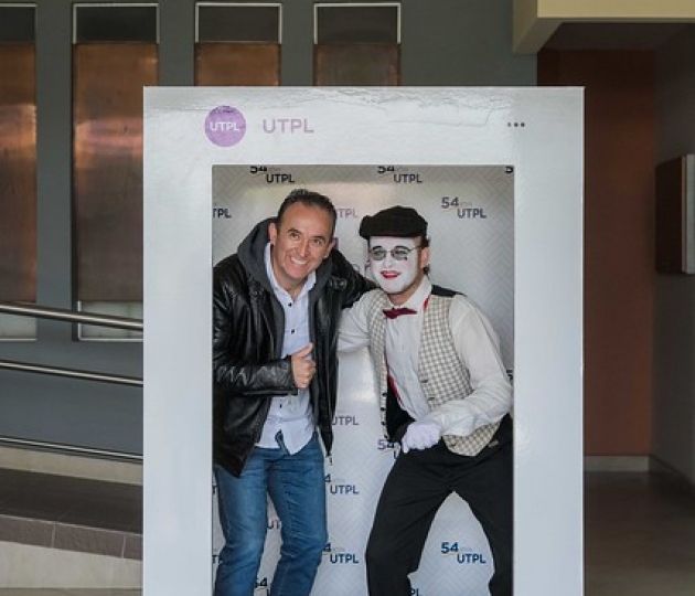 54 años UTPL