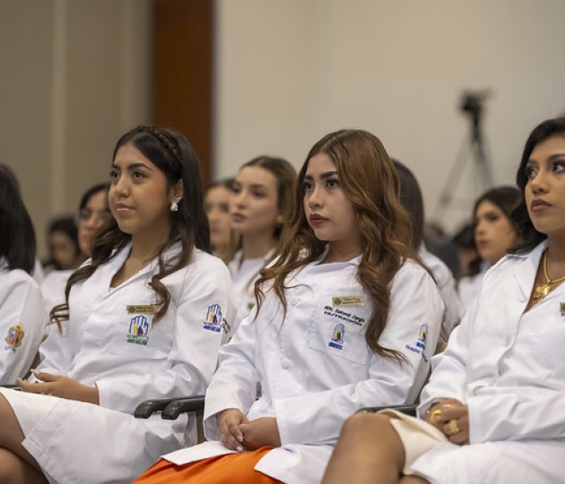 Imposición de mandiles a internos rotativos de la carrera de Nutrición y Dietética – Cohorte mayo 2025 / abril 2026