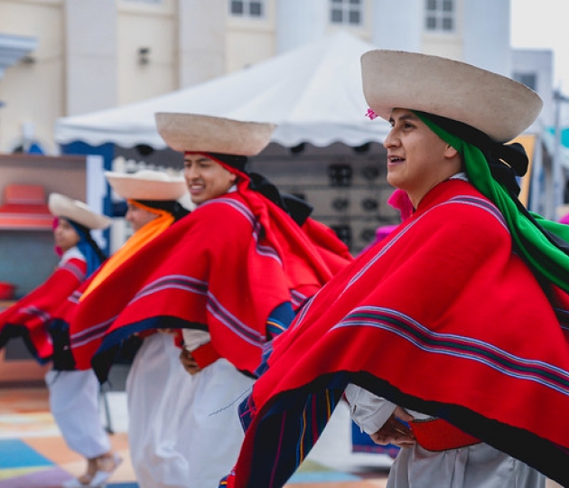 Circuito UTPL – Presentación del Grupo de Danza Jahua Ñan Circuito UTPL – Presentación del Grupo de Danza Jahua Ñan