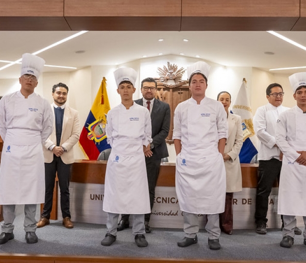 Investidura de estudiantes de primer ciclo de la carrera de Gastronomía UTPL
