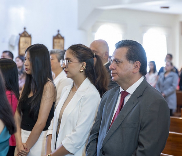 Imposición de mandiles a estudiantes de Fisioterapia