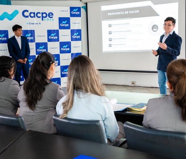 Expo Semestre Ascendere | Reto: CACPE LOJA – Crédito Línea Verde.