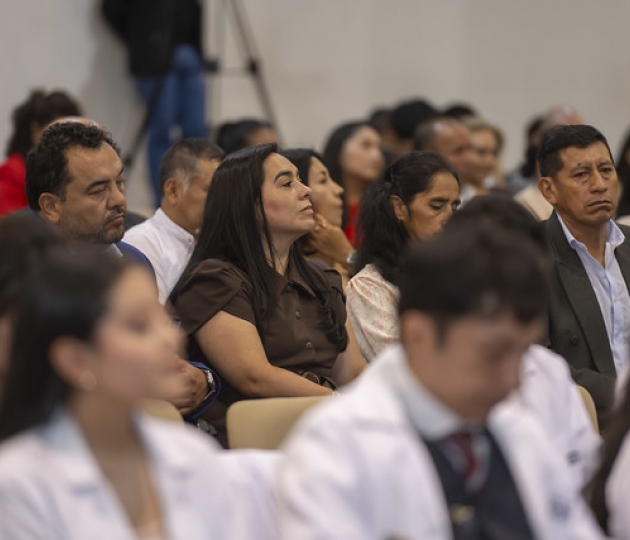 Imposición de Insignias – Carrera de Medicina