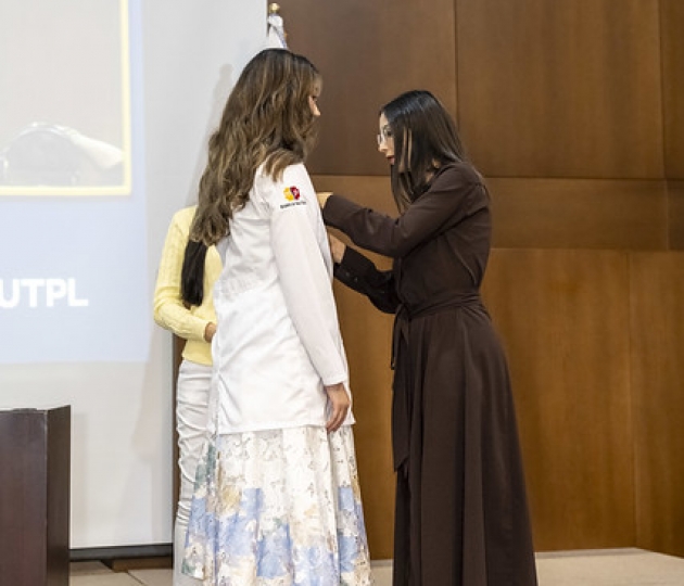 Imposición de mandiles a internos rotativos de la carrera de Nutrición y Dietética – Cohorte mayo 2025 / abril 2026