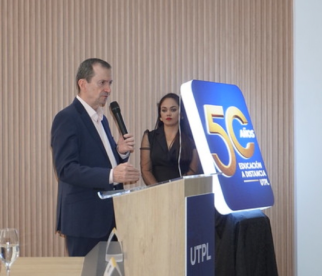 UTPL Conecta Futuro: Presentación de nuevas carreras y develación de imagen por los 50 años de Educación a Distancia