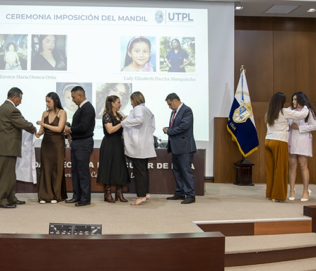 Ceremonia de imposición de mandiles a los estudiantes de 7mo ciclo de la carrera de Psicología Clínica