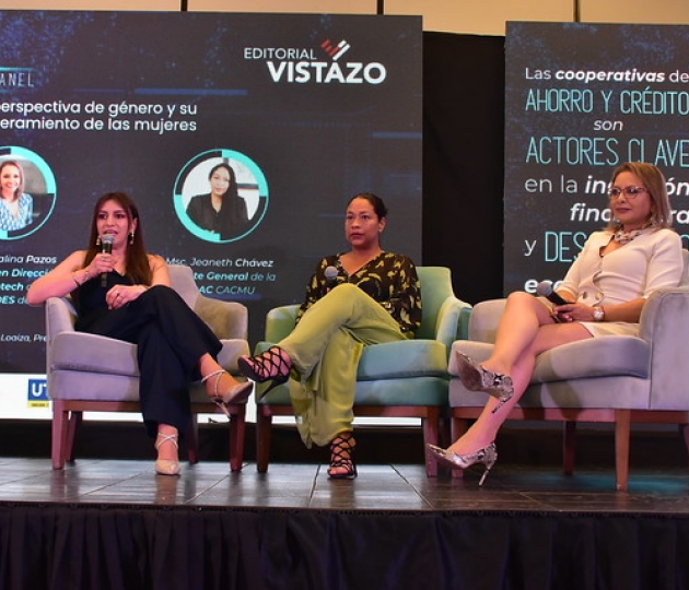 UTPL presente en el I Summit de Cooperativas de Ahorro y Crédito en Guayaquil