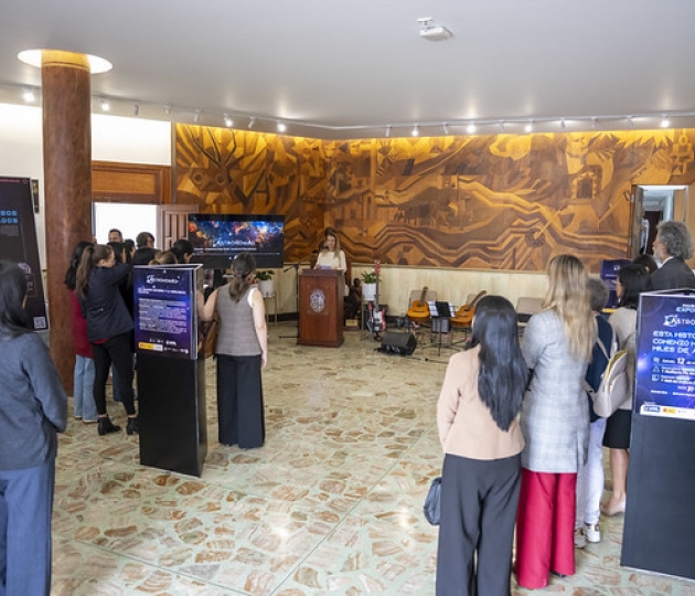 Conversatorio e inauguración de la exposición “Astrónomas” en UTPL