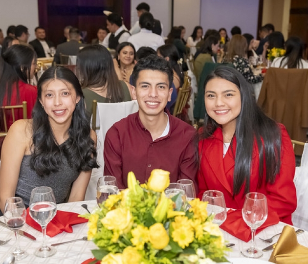 Navidad UTPL 2025 | Cena de Líderes Universitarios Navidad UTPL 2025 | Cena de Líderes Universitarios