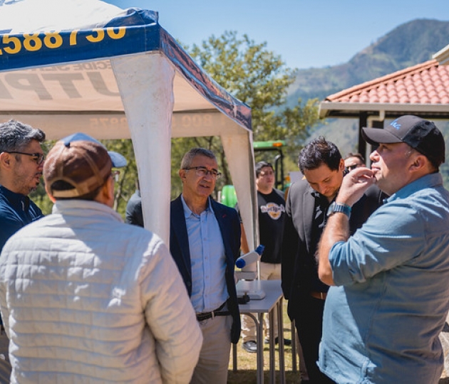 MAGAP entrega embriones bovinos y paquetes tecnológicos a UTPL