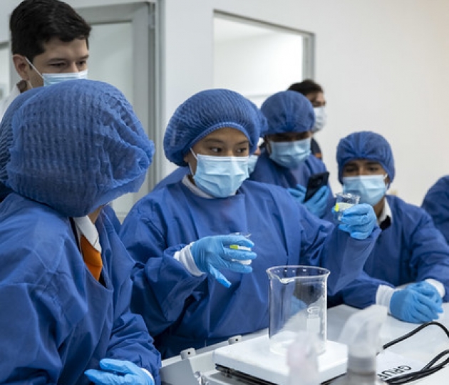 Talleres Académicos de Bioquímica y Farmacia y Geología