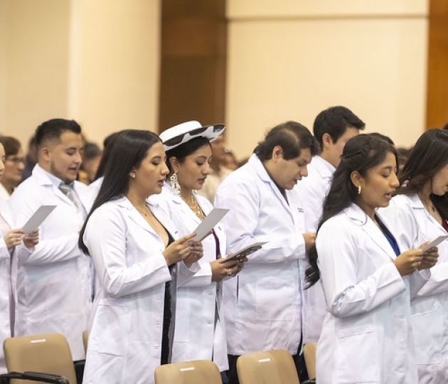 Ceremonia de Imposición de Mandiles – Medicina UTPL