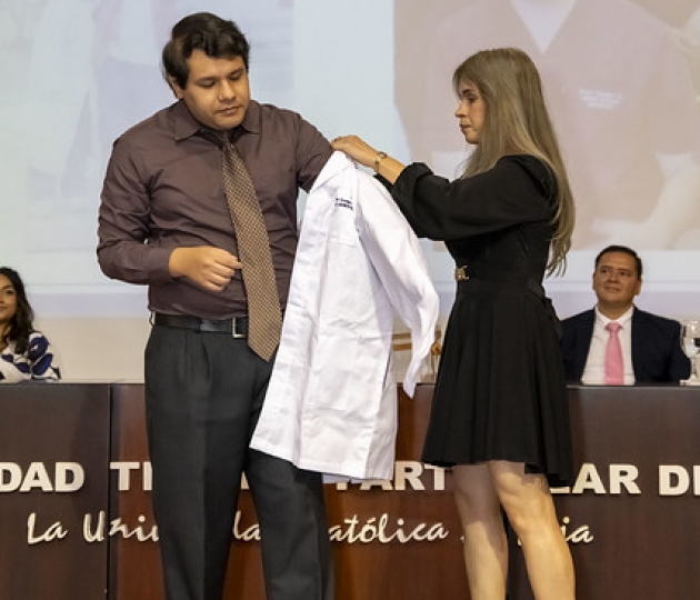 Ceremonia de Imposición de Mandiles – Medicina UTPL