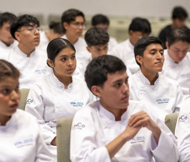 Investidura de estudiantes de primer ciclo de la carrera de Gastronomía UTPL Investidura de estudiantes de primer ciclo de la carrera de Gastronomía UTPL