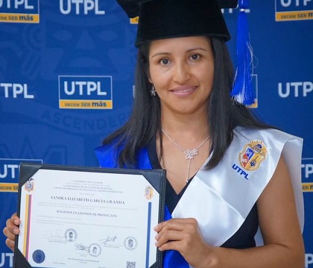 Nuevos profesionales de Galápagos recibieron su título