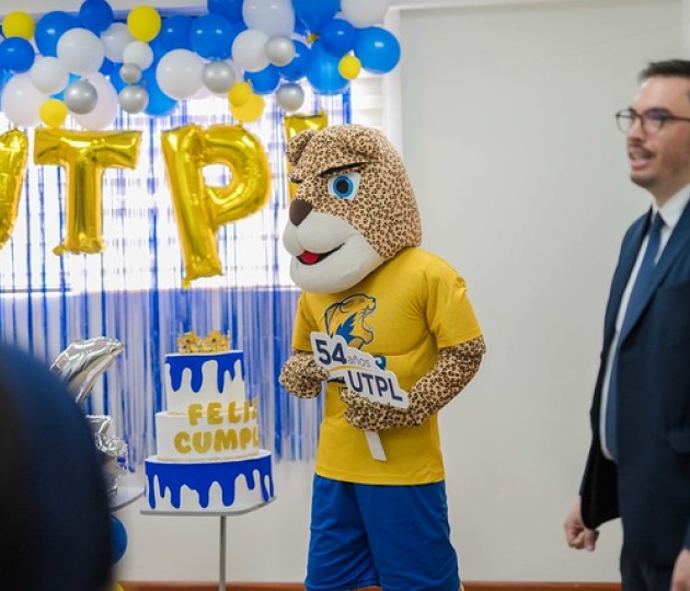 54 años UTPL