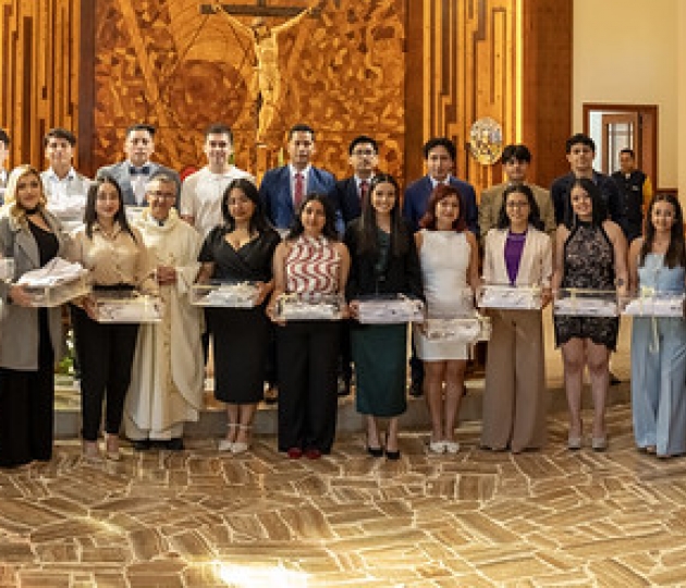 Imposición de mandiles | Carrera de Bioquímica y Farmacia