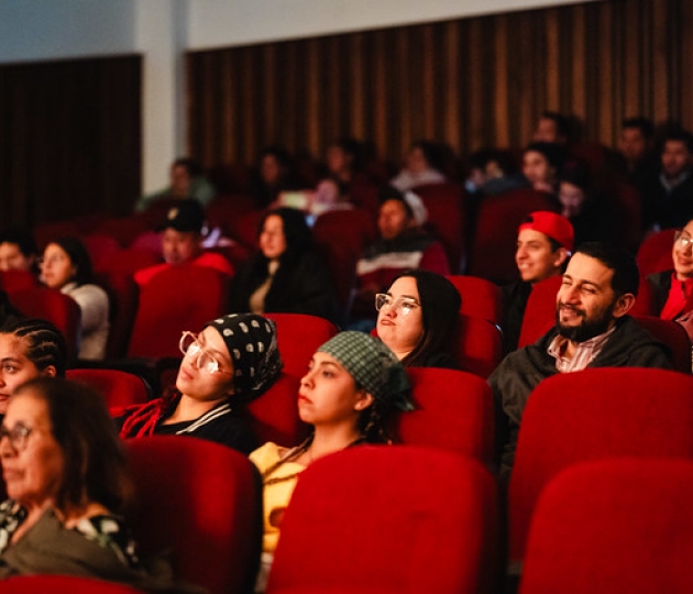 Obra de Teatro Los unos vs los otros Obra de Teatro Los unos vs los otros