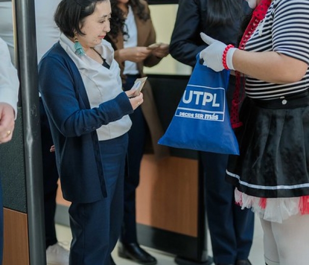54 años UTPL