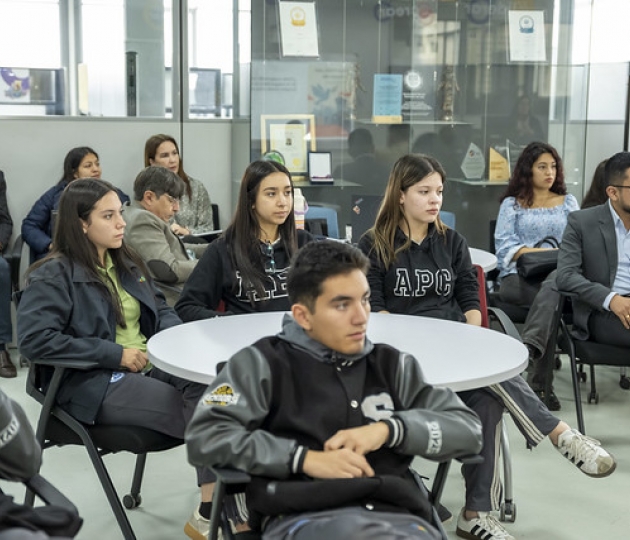 Presentación del libro "Seguridad, Paz y Desarrollo" de César Ulloa