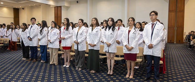 Ceremonia de imposición de mandiles a los estudiantes de 7mo ciclo de la carrera de Psicología Clínica