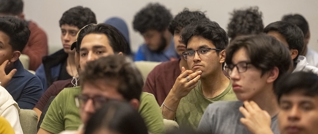 Diálogos Éticos: Impacto del uso de IA en los Trabajos de Integración Curricular Diálogos Éticos: Impacto del uso de IA en los Trabajos de Integración Curricular