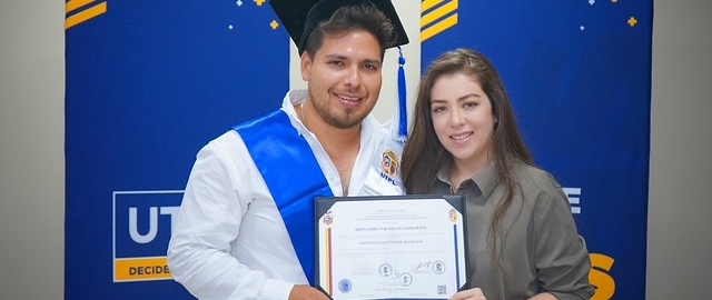 Nuevos profesionales de Galápagos recibieron su título Nuevos profesionales de Galápagos recibieron su título