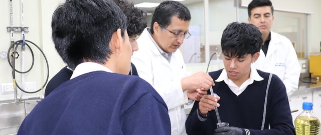 Talleres Académicos dirigidos a estudiantes de bachillerato de Loja Talleres Académicos dirigidos a estudiantes de bachillerato de Loja