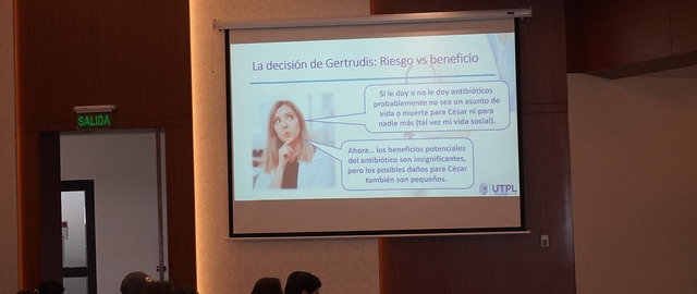 Diálogos Éticos "El uso irrazonable de los antibióticos: una mirada ética" Diálogos Éticos "El uso irrazonable de los antibióticos: una mirada ética"