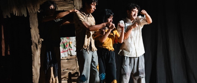 Obra de Teatro Los unos vs los otros Obra de Teatro Los unos vs los otros