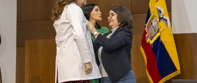 Imposición de mandiles a internos rotativos de la carrera de Nutrición y Dietética – Cohorte mayo 2025 / abril 2026