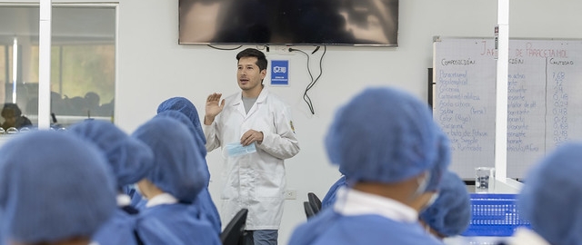 Talleres Académicos de Bioquímica y Farmacia y Geología Talleres Académicos de Bioquímica y Farmacia y Geología
