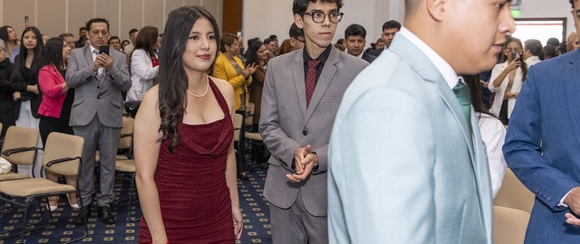 Imposición de mandiles a estudiantes de Fisioterapia