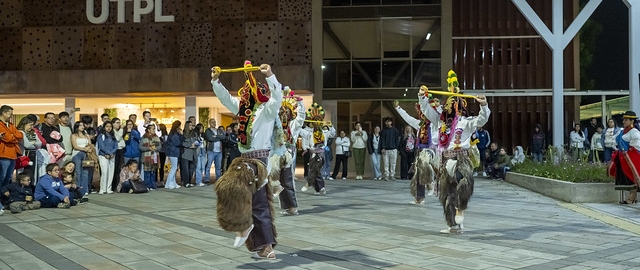 Noches mágicas UTPL 2025