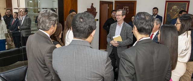 Visita protocolaria de asambleístas nacionales a la UTPL