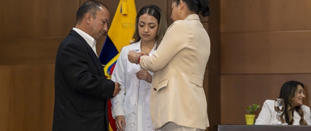 Imposición de Insignias – Carrera de Medicina