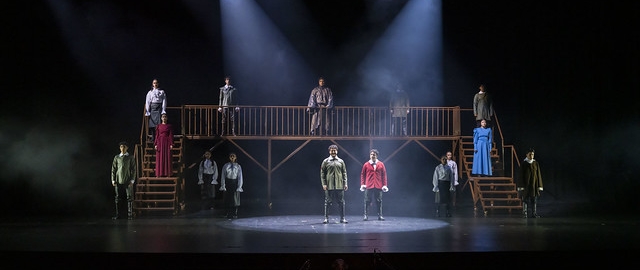 La Compañía de Teatro UTPL conmemoró sus 20 años de trayectoria artística con el estreno de la obra Otelo