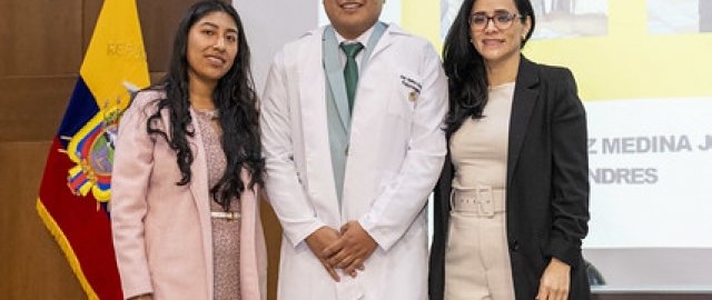 Imposición de mandiles a estudiantes de Fisioterapia