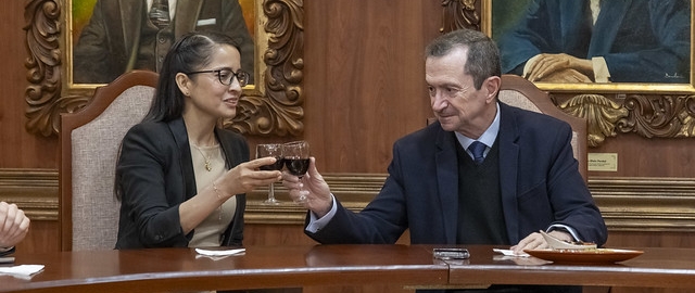 Posesión de nuevas autoridades institucional y académica