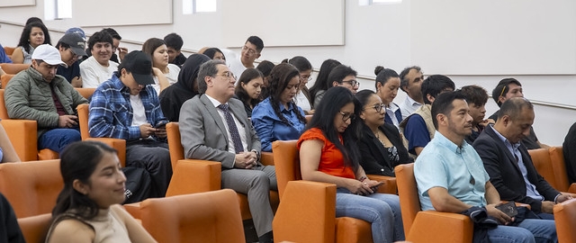 Conferencia Magistral “Del dato al impacto: la materia prima de la economía del siglo XXI”. Conferencia Magistral “Del dato al impacto: la materia prima de la economía del siglo XXI”.