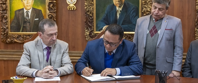 Posesión de nuevas autoridades académicas Posesión de nuevas autoridades académicas