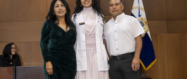 Imposición de Insignias – Carrera de Medicina