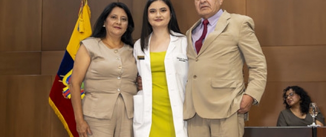 Imposición de Insignias – Carrera de Medicina