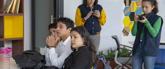 Protección de datos personales en la era digital Protección de datos personales en la era digital