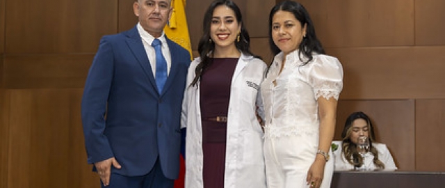 Imposición de Insignias – Carrera de Medicina