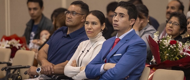 Imposición de mandiles a estudiantes de Fisioterapia