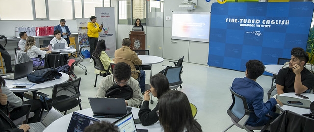 Expo Semestre Ascendere | Reto: Fine-Tuned English.