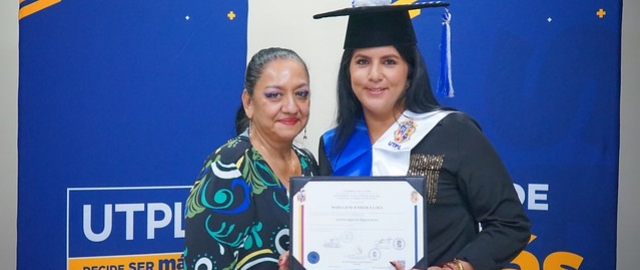 Nuevos profesionales de Galápagos recibieron su título Nuevos profesionales de Galápagos recibieron su título